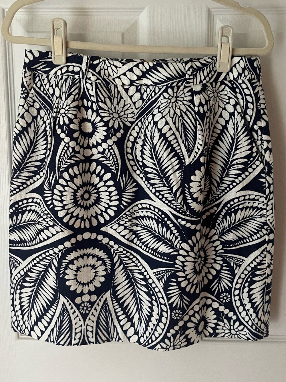 Kate Spade Skirt the Rules Navy and White Palm Leaves/Floral Print Skirt